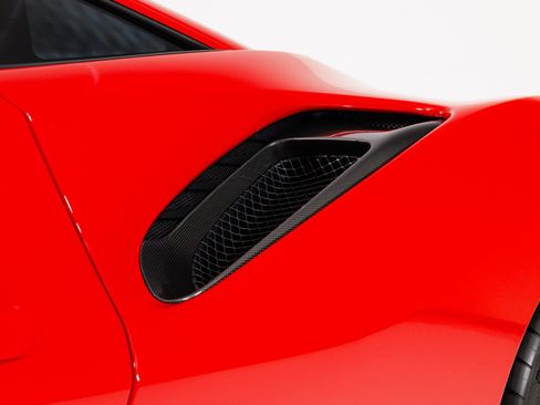 Used 2020 Ferrari 488 Pista Coupe image 71