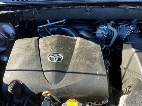 Used 2017 Toyota Highlander XLE image 35