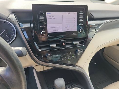 Used 2022 Toyota Camry LE image 28