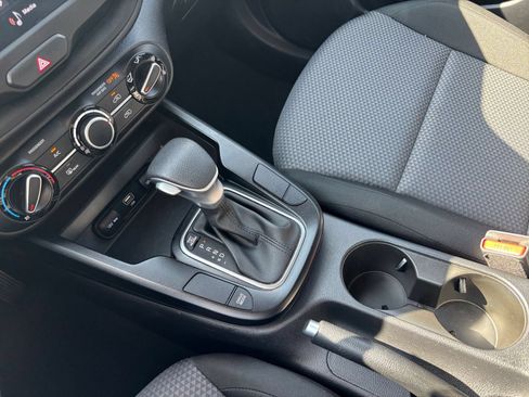 Used 2025 Kia Soul LX w/ LX Technology Package FWD image 34