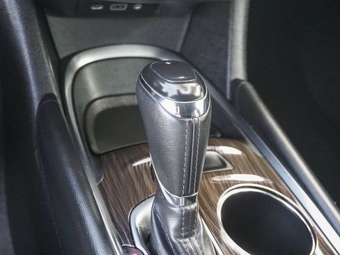 Used 2020 Chevrolet Malibu Premier FWD image 23