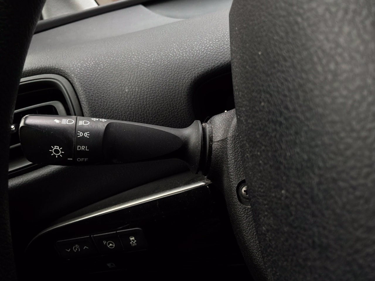 Used 2021 Toyota Prius LE FWD image 39