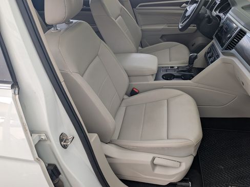 Used 2021 Volkswagen Atlas SE w/ Panoramic Sunroof Package FWD image 22