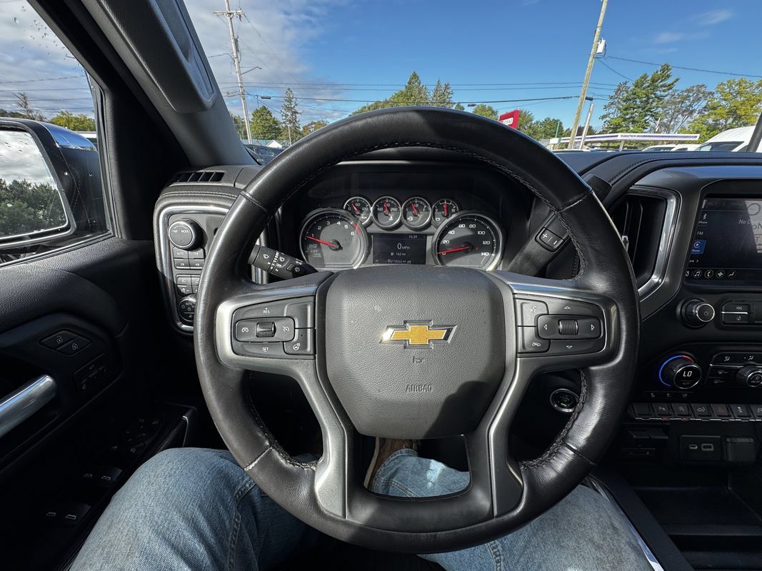 Used 2021 Chevrolet Silverado 1500 LTZ AWD/4WD image 13