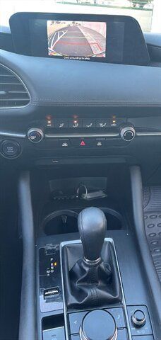 Used 2020 MAZDA MAZDA3 Sedan FWD image 16