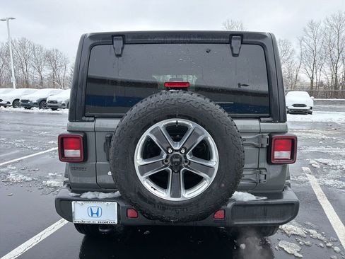 Used 2020 Jeep Wrangler Unlimited Sahara image 4