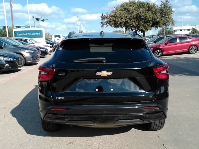 Used 2026 Chevrolet Trax LT w/ Sunroof Package FWD image 9