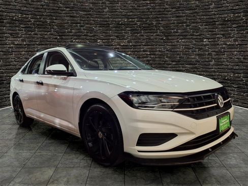 Used 2019 Volkswagen Jetta SE FWD image 1