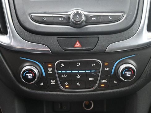 Used 2018 Chevrolet Equinox LT image 29