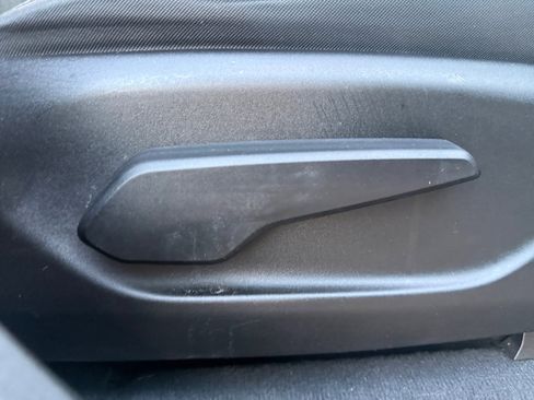 Used 2023 Jeep Grand Cherokee L Laredo image 31