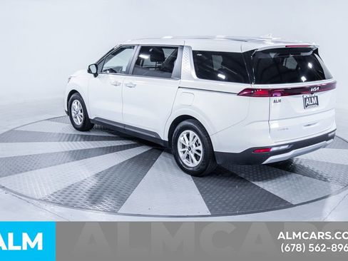 Used 2024 Kia Carnival LX image 7