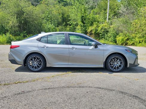 Used 2026 Toyota Camry SE w/ Convenience Package AWD/4WD image 4