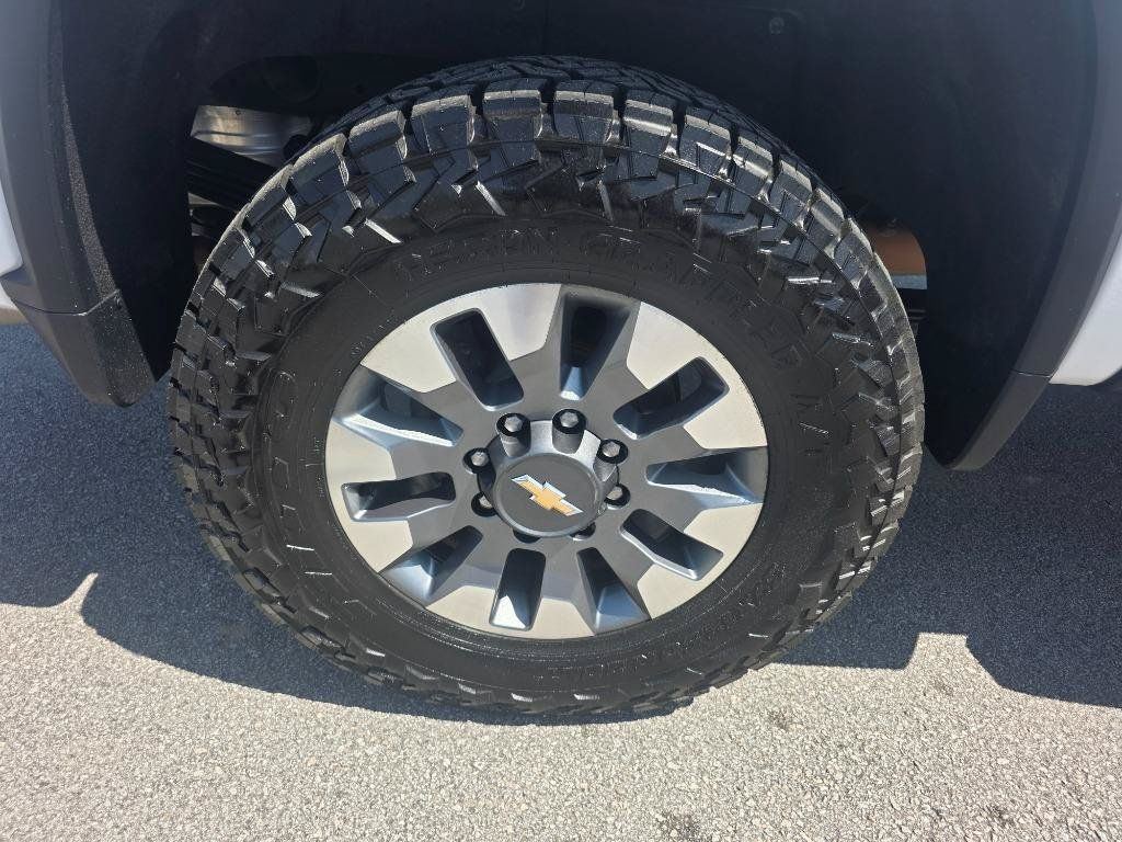 Used 2022 Chevrolet Silverado 2500 LTZ w/ LTZ Premium Package AWD/4WD image 21