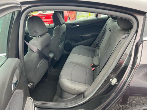 Used 2017 Chevrolet Cruze LT FWD image 18