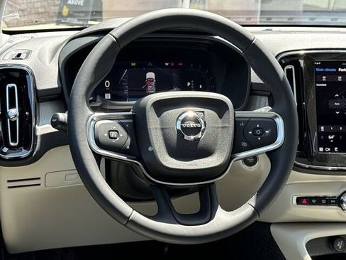 New 2024 Volvo XC40 B5 Plus w/ Protection Package Premier AWD/4WD image 7