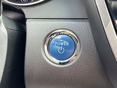 Used 2020 Toyota Camry XLE FWD image 8