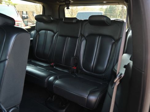 Used 2022 Jeep Wagoneer Series II AWD/4WD image 32