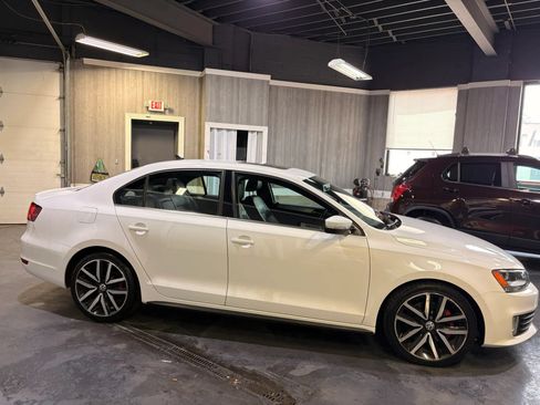 Used 2013 Volkswagen Jetta GLI Autobahn FWD image 7