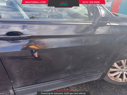 Used 2018 Volkswagen Tiguan S image 7