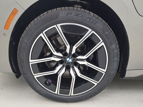 New 2026 BMW 750e xDrive 750e xDrive w/ Premium Package image 11