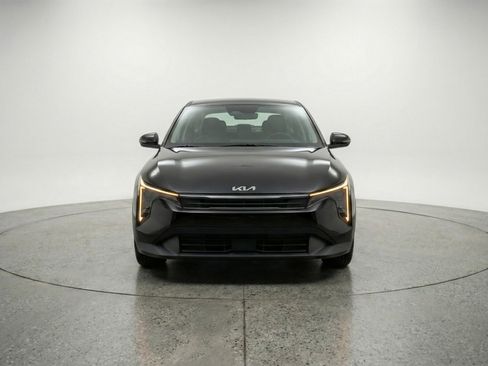 Used 2025 Kia K4 FWD image 2