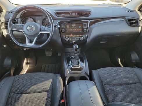 Used 2022 Nissan Rogue Sport SV w/ Technology Package image 8