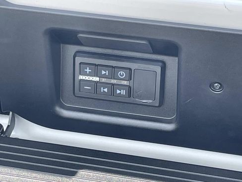 Used 2024 GMC Sierra 2500 Denali Ultimate AWD/4WD image 14