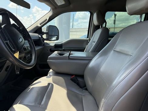Used 2022 Ford F250 XL w/ Power Equipment Group AWD/4WD image 9
