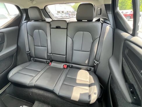 Certified 2025 Volvo XC40 B5 Core AWD/4WD image 22