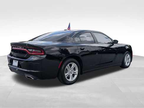 Used 2022 Dodge Charger SXT w/ Leather Interior Group RWD image 4