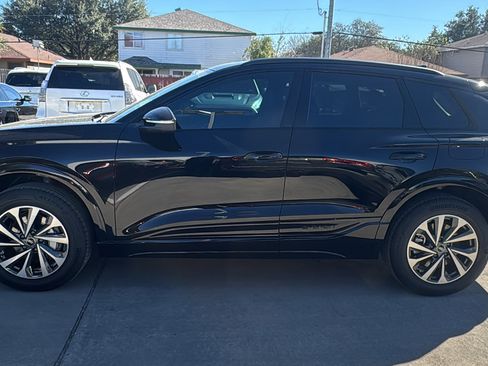 New 2025 Audi Q6 e-tron Premium AWD/4WD image 4