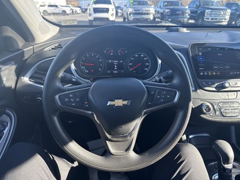 Used 2023 Chevrolet Malibu LT image 18