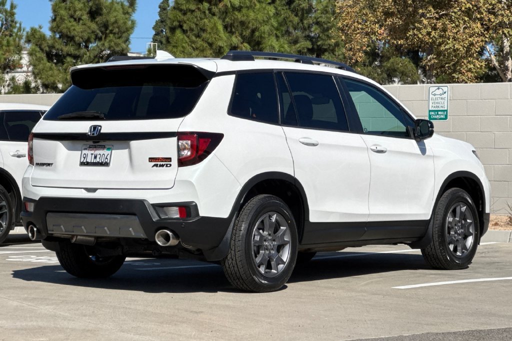 Certified 2024 Honda Passport TrailSport image 10