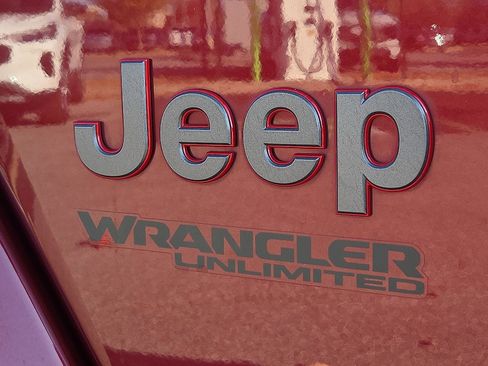 Used 2021 Jeep Wrangler Unlimited Rubicon image 9