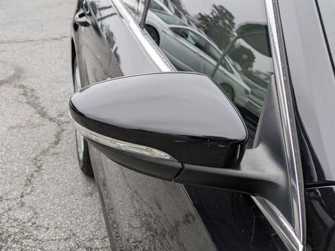 Used 2018 Volkswagen Passat 2.0T SE image 12