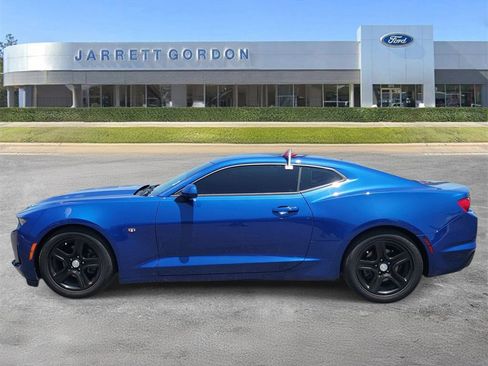 Used 2023 Chevrolet Camaro LT RWD image 3
