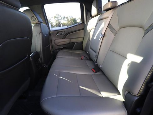 Used 2023 Chevrolet Colorado ZR2 w/ ZR2 Convenience Package III image 8