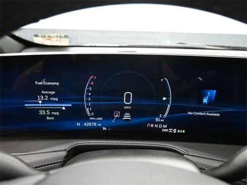 Used 2024 Cadillac XT4 Premium Luxury image 11