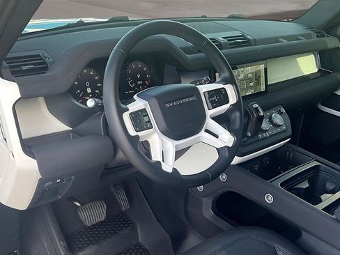 Used 2023 Land Rover Defender 110 S image 13
