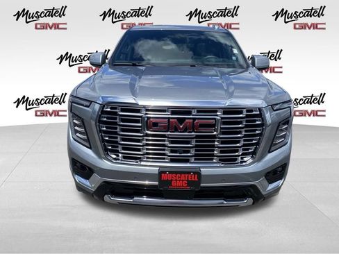 Used 2026 GMC Yukon Denali w/ Sun & Power Step Package AWD/4WD image 2