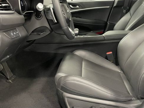 New 2025 Genesis G70 2.5T image 11