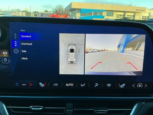 Used 2024 Chevrolet Equinox EV LT image 7