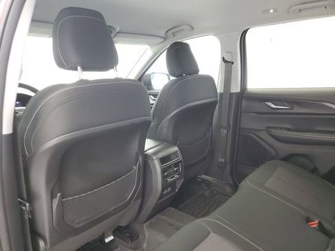 Used 2023 Jeep Grand Cherokee Laredo image 14