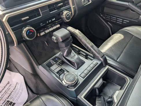 Used 2025 Toyota Tacoma SR5 AWD/4WD image 18