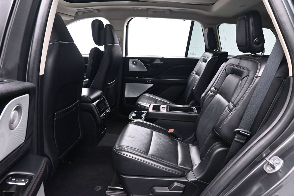 Used 2020 Lincoln Aviator Reserve w/ Equipment Group 202A AWD/4WD image 15