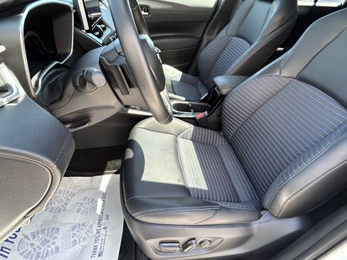 Used 2025 Toyota Corolla Cross AWD Hybrid w/ Convenience Package image 17