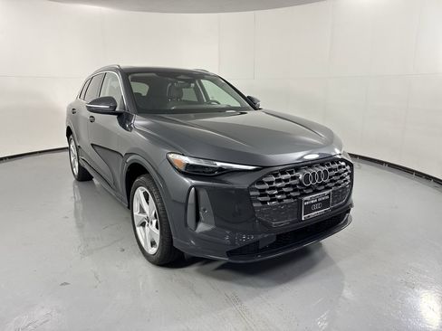 Used 2025 Audi Q5 Premium Plus w/ Premium Plus image 28