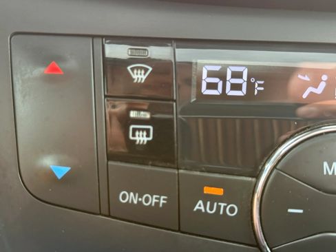 Used 2018 Nissan Sentra SL w/ Protection Package FWD image 10