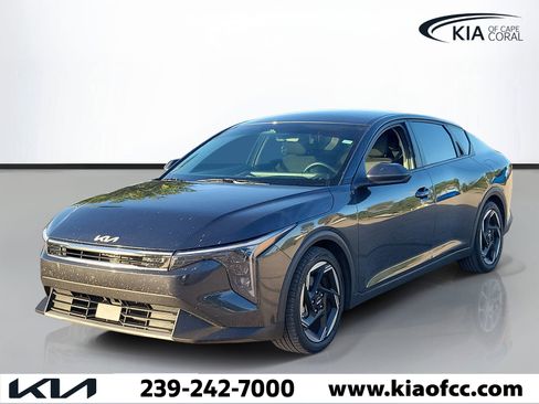 Certified 2025 Kia K4 EX FWD image 3