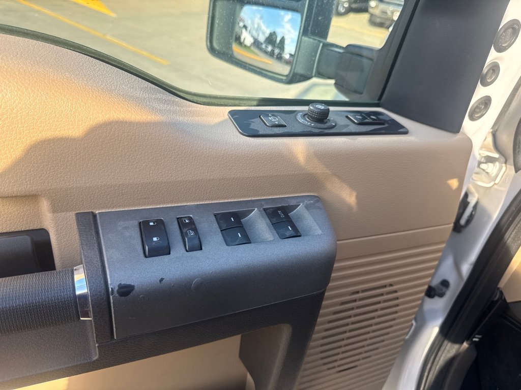 Used 2011 Ford F250 Lariat w/ Lariat Ultimate Pkg AWD/4WD image 26